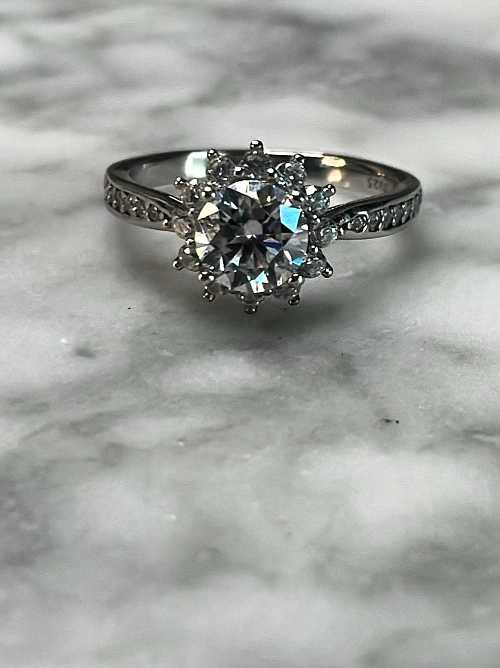 GRA Moissanite ring Pavé Halo Ring in Silver Size 6.5 Brand new